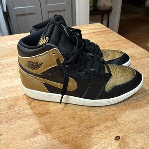Nike Air Jordan 1 Retro High Og Black-Metallic Gold-Sail Sz 11 [DZ5485-071]